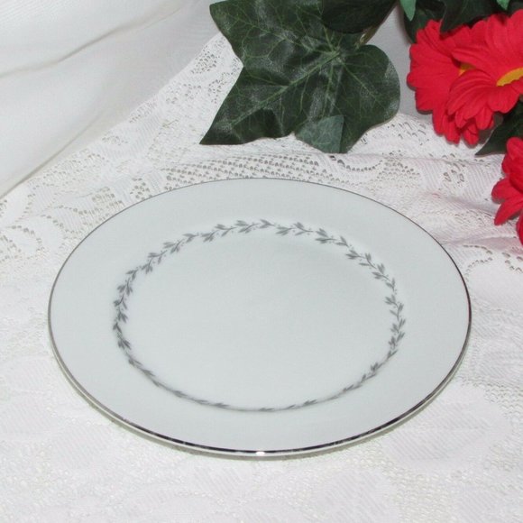 Vintage Mikasa Melbourne Fine China Bread Plate 6 1/2" 5556 Platinum Rim - Picture 1 of 3